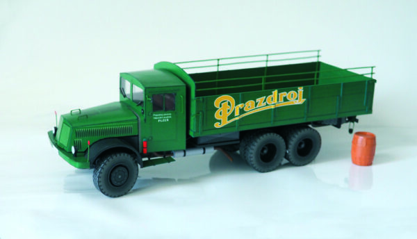 TATRA 8000/111  PIVOVARSKÝ VŮZ