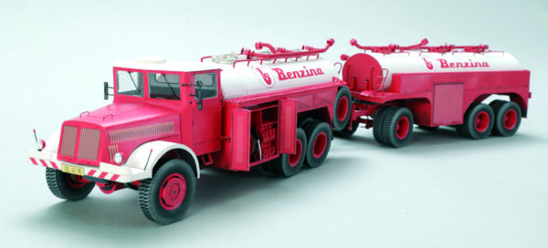 PKG 98 - TATRA 111C S PŘÍVĚSEM CV-9 "Benzina"